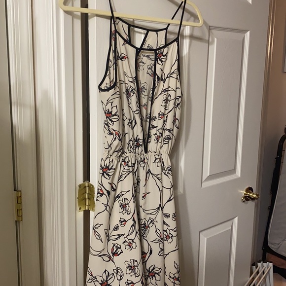 Beautiful Tea n Rose dress - Picture 2 of 5